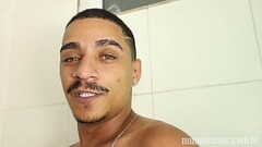 O Banho e a chupada de um  neg&atilde_o dotad&atilde_o e um branquinho de c&uacute_ rosa! Thumb
