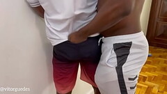 Fui visitar meu amigo neg&atilde_o pauzudos de Sp e o safado acabou me fudendo Thumb