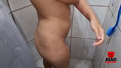 Novinha Tomando Banho Com Joao O Safado Thumb