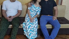 Esposa es Follada al frente de Su Marido cornudo Cuando este se Quedo Descansando -  Esposa mala y P Thumb