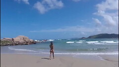 Safada fazendo sexo na beira da praia Thumb