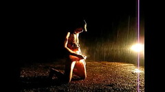 bdsm sur tetons sous la pluie Thumb