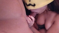 Otaku chupando vestida de pikachu esperando leite Thumb