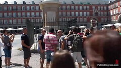 Tourists shooting slave in public Thumb