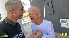 Ser&aacute_ que Joao Grilo ir&aacute_ resistir aos encantos de Elisa Sanches na carona pelas ruas da Thumb