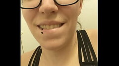 ShleenQueen rubs one out in an airplane bathroom Thumb