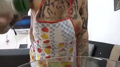 Yemaya the busty redhead loves having a GOOD CUM BREAKFAST Thumb
