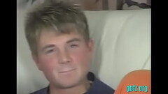 Twink gives soaked engulfing Thumb