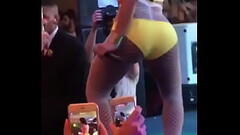 Anitta dan&ccedil_ando &quot_Deu Onda&quot_ do Mc G15 Thumb