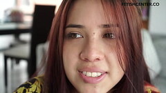 Modelo webcam colombiana nos cuenta su fantas&iacute_a sexual y luego se masturba intensamente Thumb
