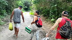 Encontrei uma delicia de mulher na trilha para a bel&iacute_ssima piscina natural localizada no Guar Thumb