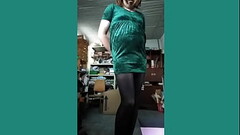 Travesti con vestido verde Thumb