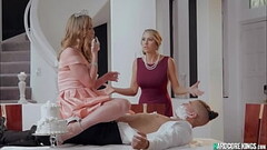 Blonde babe and her stepmom share dick Thumb