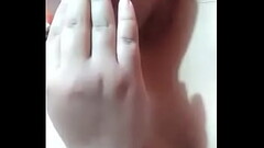 Puta gorda se masturba y se chupa los dedos. Thumb