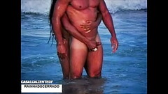 FUDENDO DELICIOSAMENTE NA PRAIA COM MACHO SARADO Thumb