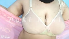 Paki Rani Nude Posing very Sexy and Emotional - Bubble Butts Wife Thumb