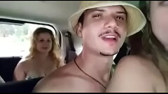 Mostrando os peitos no carro de paty e el toro fomos at&eacute_ a praia com a galera - SAMUKA VENTUR Thumb