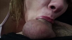 je suce en cachette mon beau-p&egrave_re les couilles bien pleines de sperme chaud Thumb