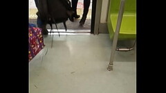 Culo en el metro Thumb