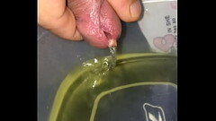 piss playing Thumb