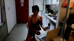PERLA LOPEZ NINFOMANA,  LA PSICOLOGA,  se v&agrave_  a pasar  el  fin  de semana  a su  casa  de ent Thumb