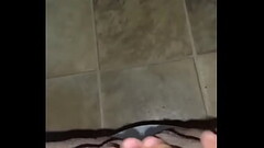 Ella deandose sola Thumb