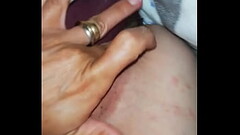 Gran troia che si infila le dita nella figa e nel culo Thumb