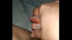 Esposinha manda v&iacute_deo pro marido, com brinquedinho! Bucetinha molhadinha, gozando gostoso! Thumb