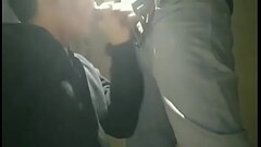 &Eacute_tudiant de Paris suce un inconnu pour du cash pour le loyer Thumb