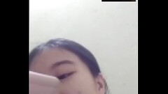 Em g&aacute_i cười H&iacute_ hừng khi được xem cu Thumb