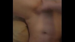 Masturbando a pendeja mientras me chupa la pija Thumb