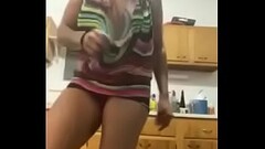 Sexy Latina MILF doing dishes in heels Thumb
