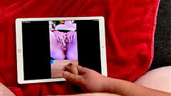 Another stranger masturbates to my girlfriend'_s pussy Thumb