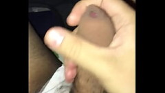 Sally esta bien caliente y se le escapa lechita Thumb