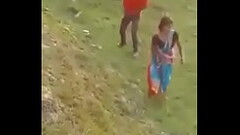 खुले मैदान में चुदाई Thumb