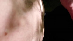 Maskierte Gaystute lutscht meinen Schwanz Thumb