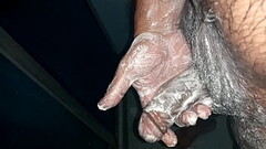 Lavando mi arma para quien guste darle unas mamadas Thumb