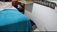 Descubri o que minha irm&atilde_ safada faz trancada no quarto da minha m&atilde_e !!! Thumb