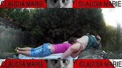 El coño de la gorda quiere guerra en una acequia del campo. Mira que es guarra la mujer ballena Thumb