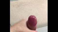 Batendo uma punheta e gozando muito Thumb