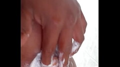 Se masturba para mi con huevos Thumb