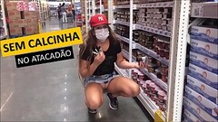 Kellenzinha se exibindo no com o marido ao lado - exibicionismo em local publico - completo no RED Thumb