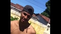 Cafu&ccedil_u dan&ccedil_ando sem cueca de pau duro Thumb
