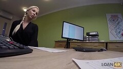 LOAN4K. Der arme Karol tr&auml_umt von einem neuen Auto. Thumb