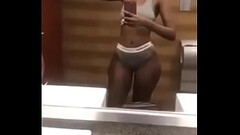 Ugandan cutie Jenny Nasasira shows off incredible body in shower Thumb