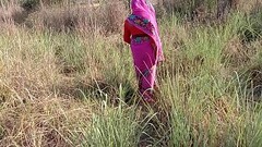 गेहूं काटने गई और चुदवा के आ गई Thumb