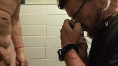 restroom head Thumb