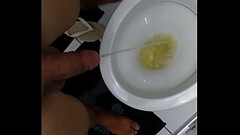 Dando um mij&atilde_o Thumb