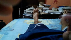 Novinho pauzudo batendo uma deliciosa punheta Thumb
