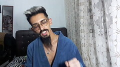 Jovem Professor pede mais e toma leite quente Thumb